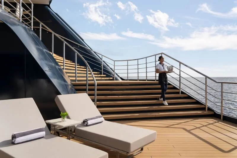 Ritz-Carlton Sundeck