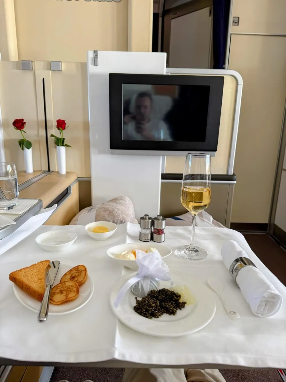 Kaviar-Service in der Lufthansa First Class