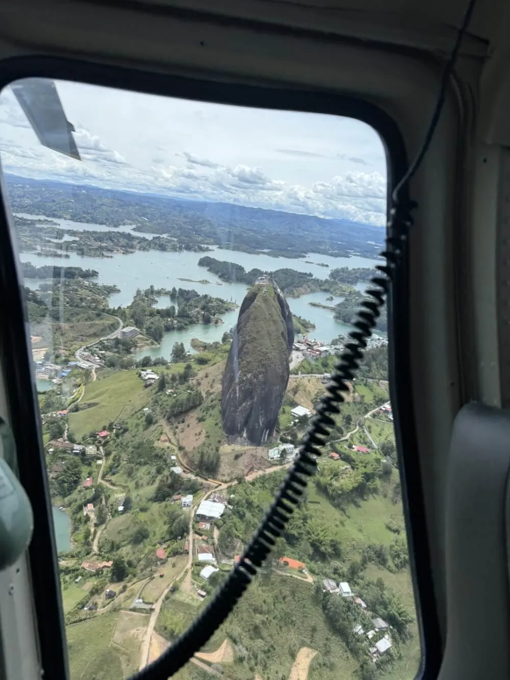 Helikopterflug über El Peñón de Guatapé, Medellín